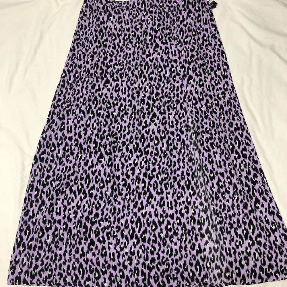 🎄NWT BP Leopard print skirt, sz M🎄